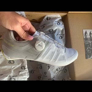 Pearl Izumi cycling shoes🔥 price drop 🔥